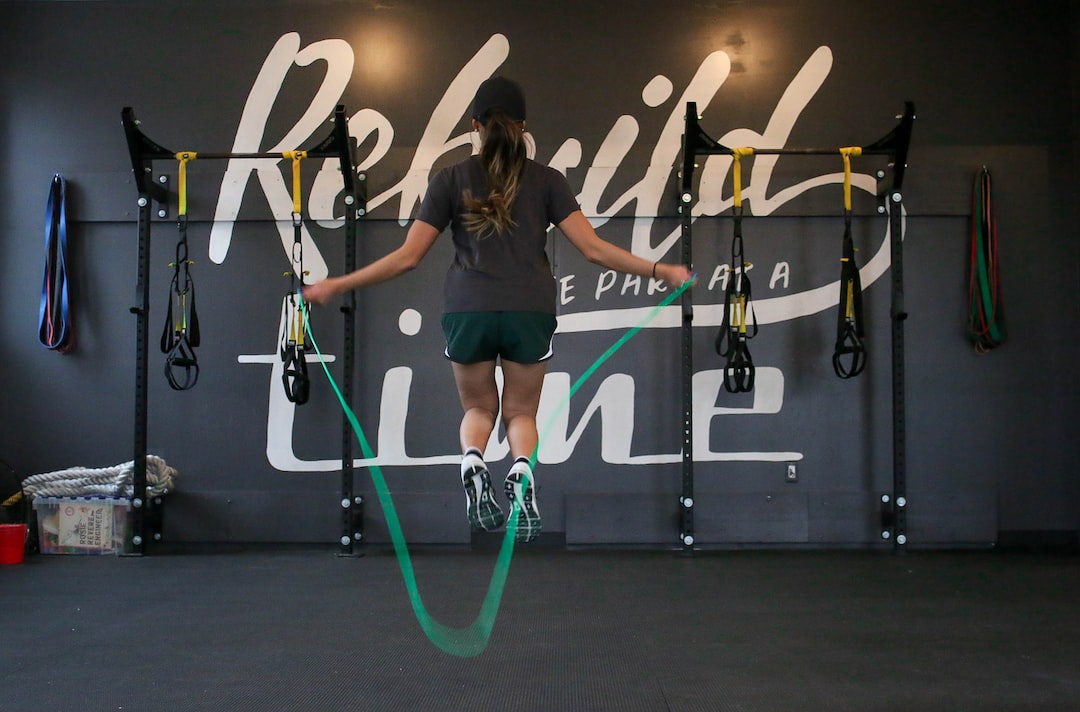 Jak skakanka do fitnessu przekształca trening aerobowy w efektywne ćwiczenia dla ciała